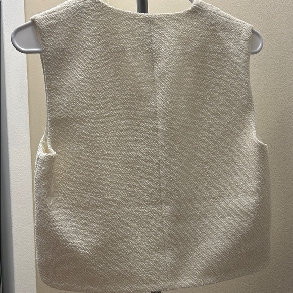 H&M Ivory Textured Vest - Picture 4 of 6